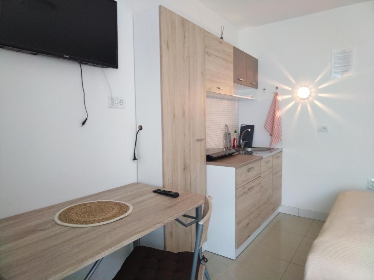 Studio Apartman Mir Apartment Kanjiza Bagian luar foto